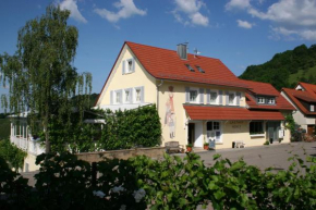 Гостиница Landhaus Hohly  Лёвенштайн